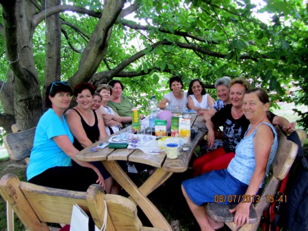 2013. Bakonyoszlop, vendégségben Marikánál